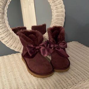 Purple UGG boots with bow size 6